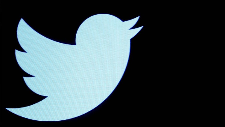 Twitter asks users taking screenshots to share tweets instead