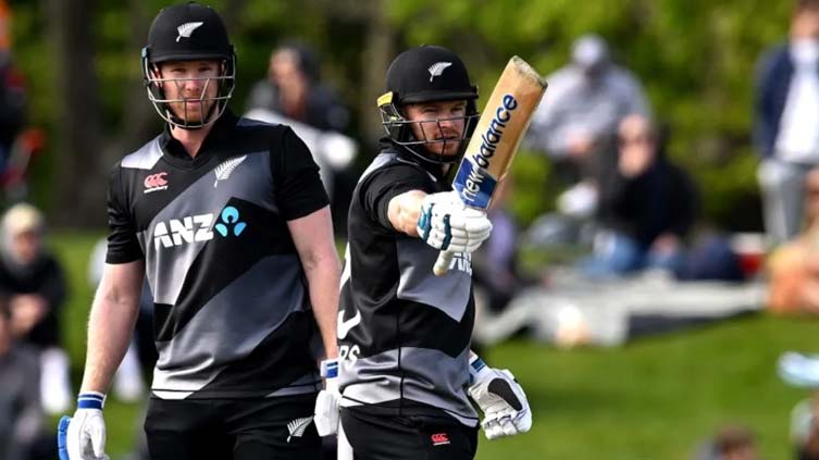 Tri-series: Milne, Philips, Conway put New Zealand in final