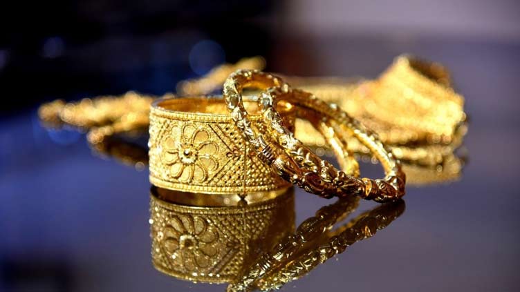 Gold rates up by Rs1,800 per tola