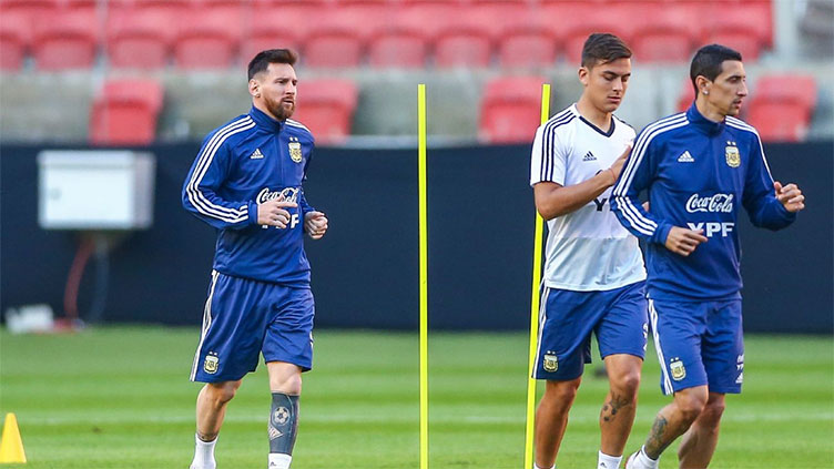 Messi worried by Dybala and Di Maria injuries ahead of World Cup