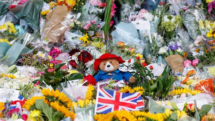 Paddington Bear tributes to Queen Elizabeth to go to charity