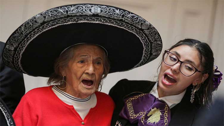 Mariachi bands fire up fading memories of Mexican Alzheimer patients
