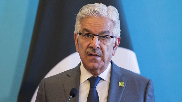 Imran can't dictate govt for early elections: Khawaja Asif