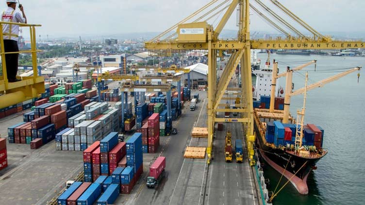 Exports increase by 40 per cent to Rs1.605 trillion Q1