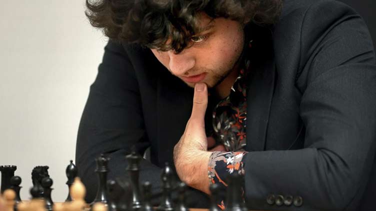 Chess star Hans Niemann sues over cheating allegations