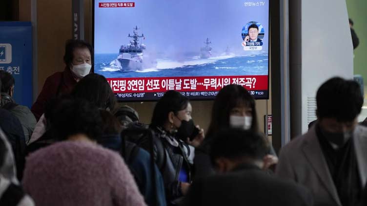 2 Koreas exchange warning shots along disputed sea boundary