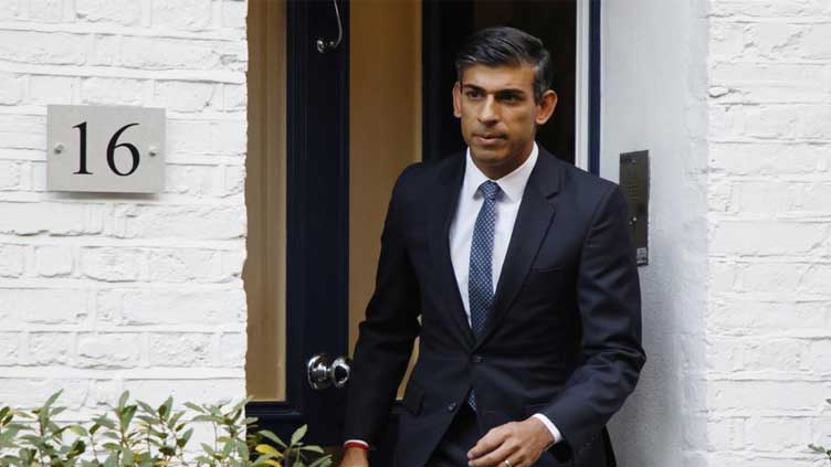  Next UK prime minister: Sunak closes in after Johnson balks