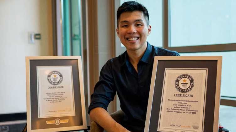  Filipino athlete skips his way to second jump-rope record