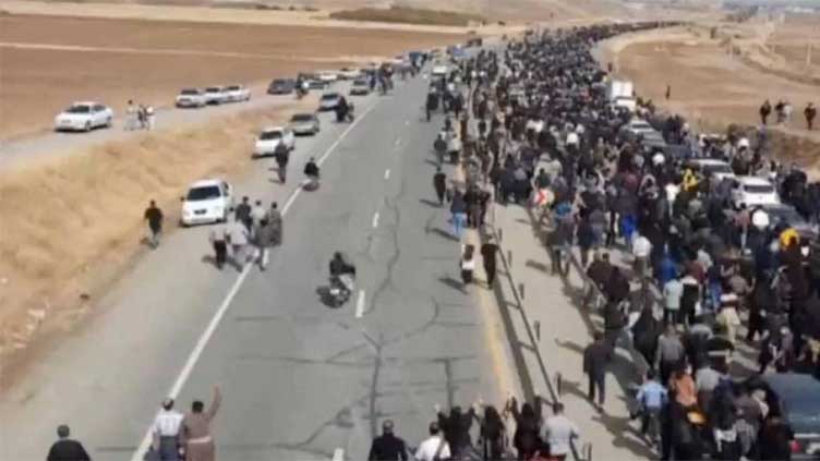  At least 15 killed in attack on Shi'ite shrine in Iran 