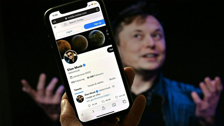 'Overpaying' Musk on deadline to close Twitter de