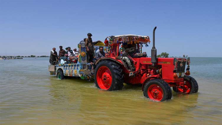  South Pakistan braces for surge of flood water flowing from north