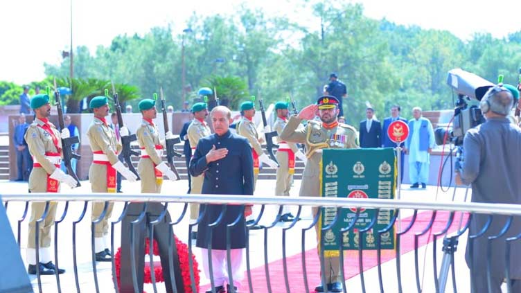 Defense Day: PM lays floral wreath at Yadgar-e-Shuhada