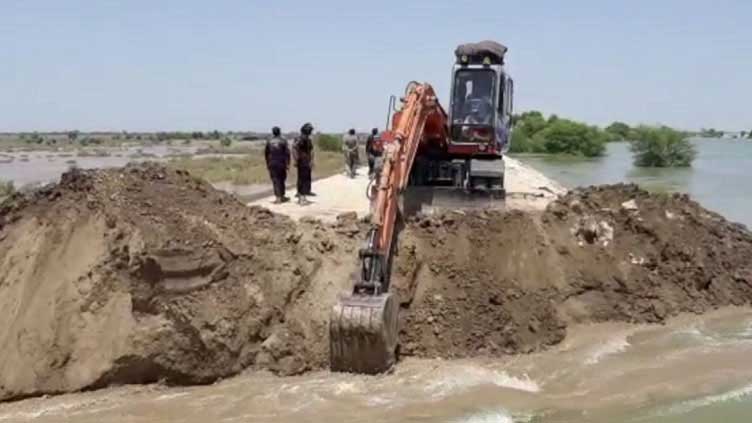 Manchhar Lake cuts fail to work as water flows back