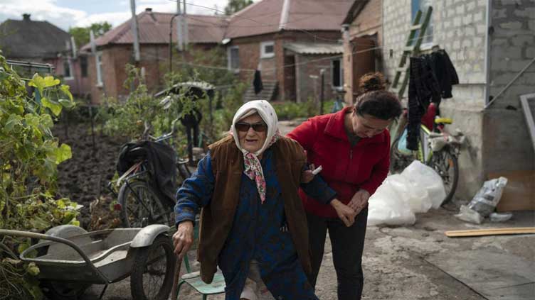  Nighttime rocket strikes spread fear in east Ukrainian city