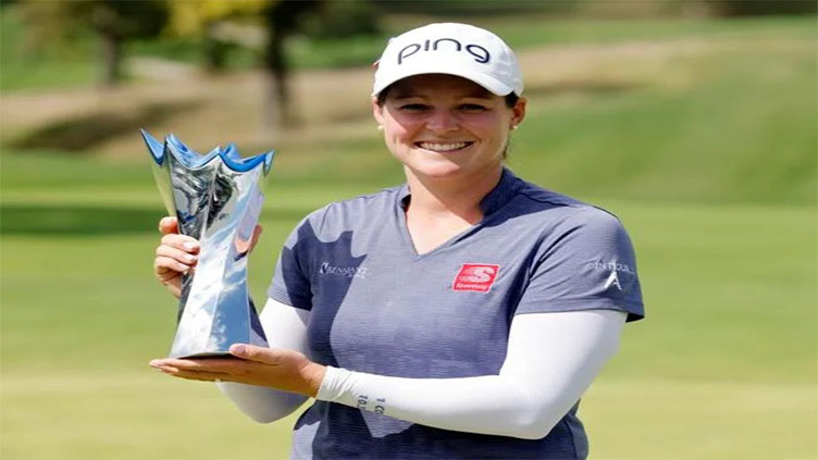 Ewing wins LPGA Queen City title with late birdie run