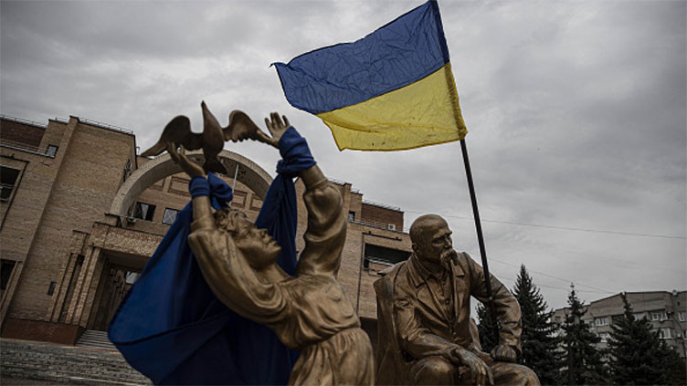 Ukraine reclaims swathes of territory as Russian troops fall back ...