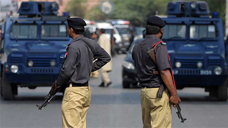 Karachi police arrest 8 suspects  