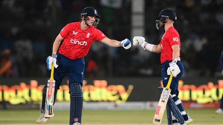 Brook, Duckett help England thump Pakistan in third T20I