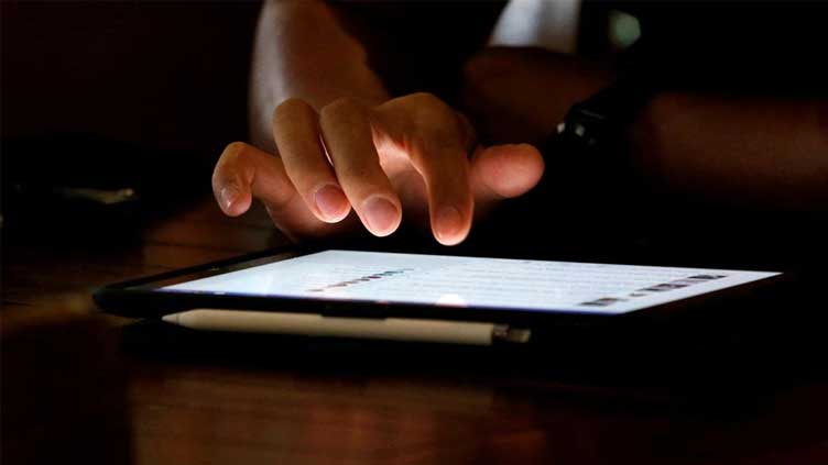  Vietnam preparing rules to limit news posts on social media accounts