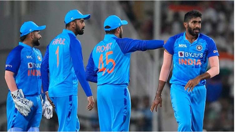 India's Bumrah out of South Africa T20s with back injury