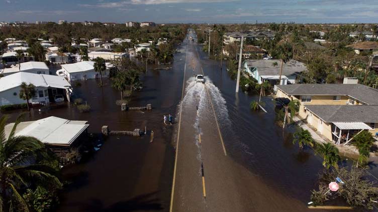 Hurricane Ian looms off Carolinas after 21 deaths reported in Florida