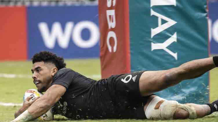 New Zealand men topple Fiji to extend rugby sevens lead