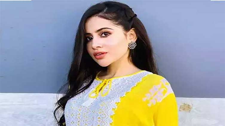 Urfi Javed apologises to her fans for hurting public sentiment by her clothing