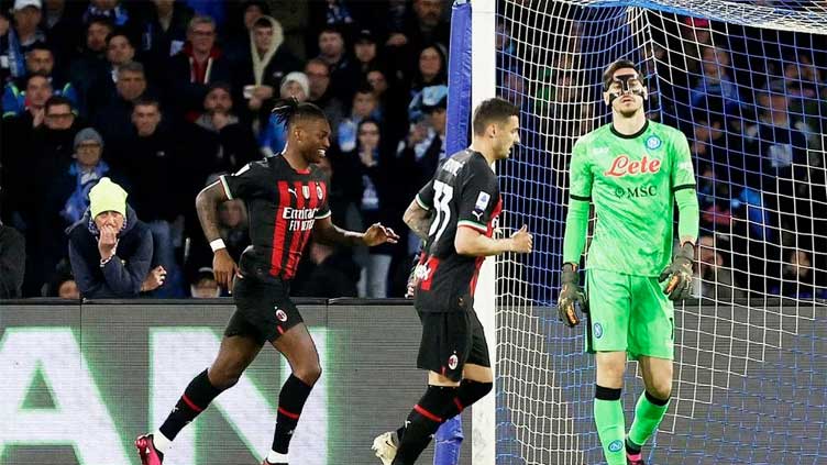 Leao strikes twice as Milan humiliate Napoli 4-0