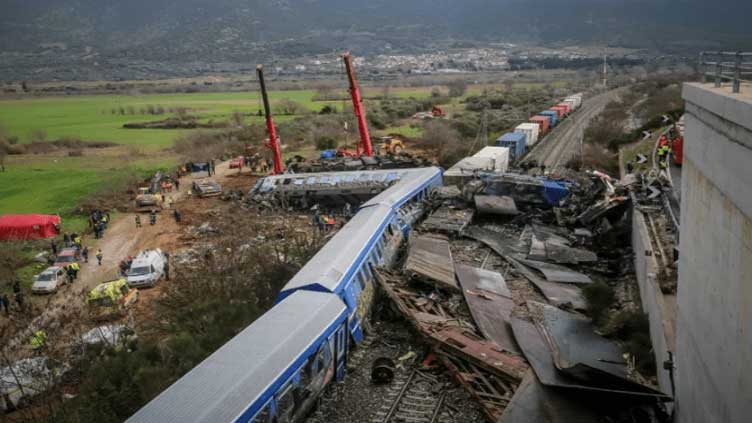 Greek trains resume on route of deadly train crash