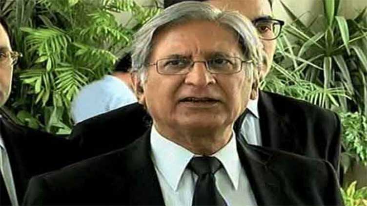 Aitzaz Ahsan calls Nawaz Sharif a 'fugitive, convicted criminal' 