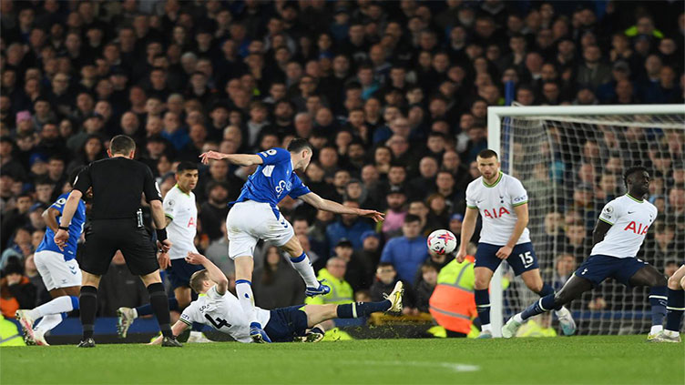 Keane scores late goal in Everton's 1-1 draw with Spurs