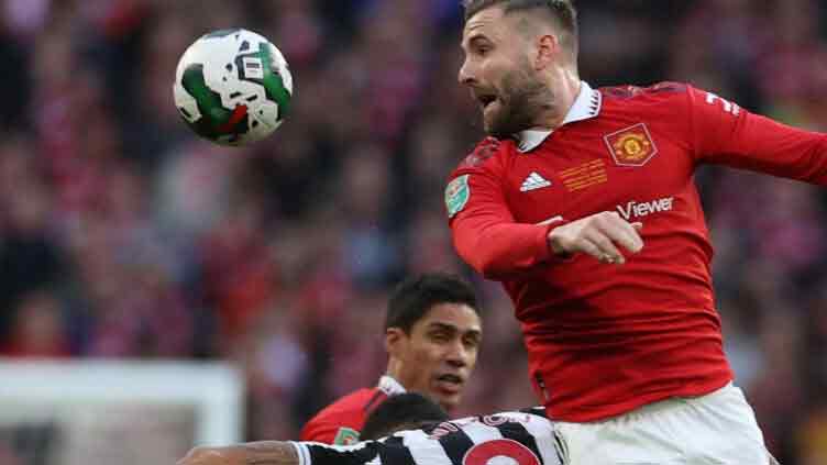 Shaw extends contract at Man Utd to 2027