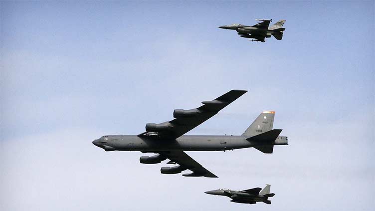 US B-52 bomber joins exercise with South Korean military