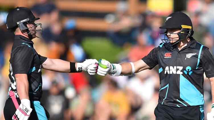 NZ thrash Sri Lanka in second T20 to level series