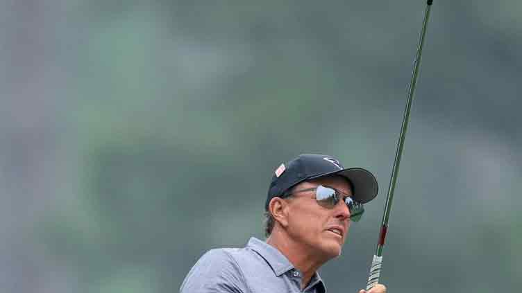 LIV's Mickelson has quiet dinner in low-key Masters return