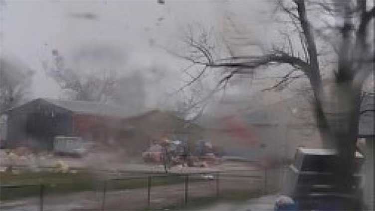 Tornado strikes southeast Missouri, search for victims underway