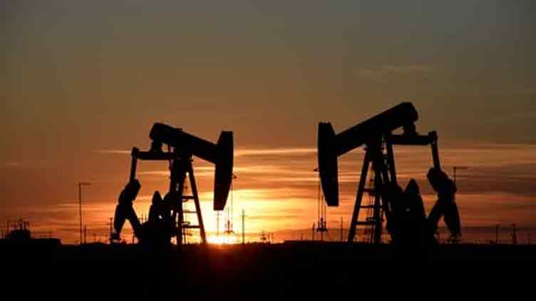 Oil falls as weak US economic data stokes recession fears