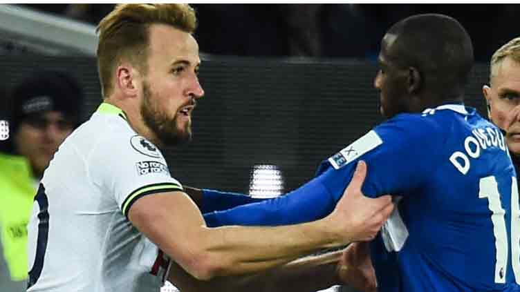 Stellini defends Kane after Doucoure red card row