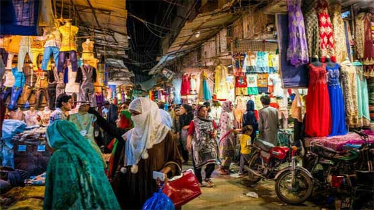 LHC allows markets to remain open after midnight till Eid
