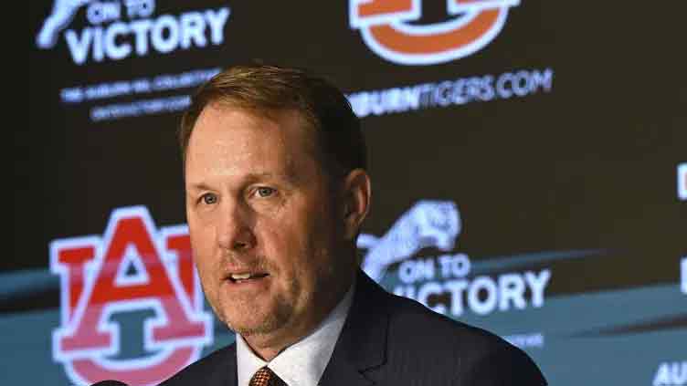 Freeze seeking top QB, tempers Auburn fans' expectations