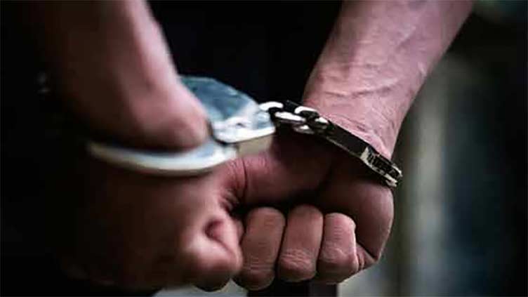 Police arrest injured robber after alleged encounter in Kasur 