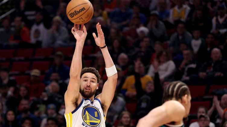 Warriors barrel into NBA playoffs, Lakers in play-in