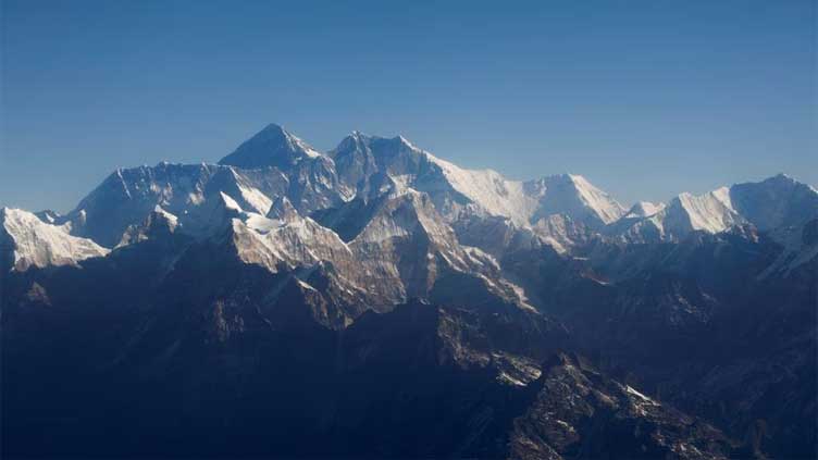 Three Nepali sherpa climbers go missing on Everest