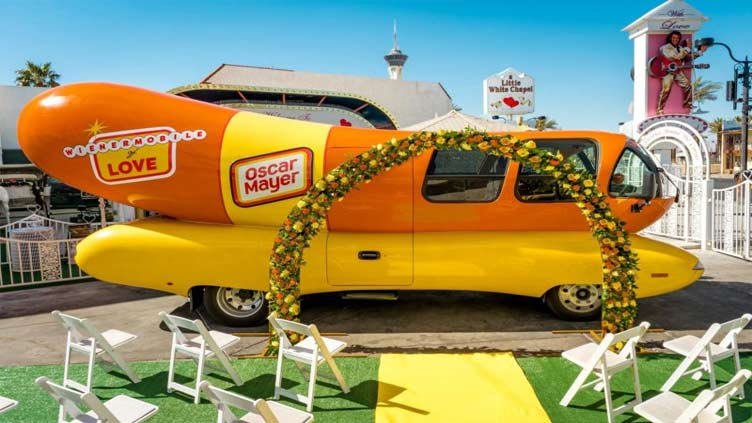 Wienermobile transforms into wedding chapel in Las Vegas
