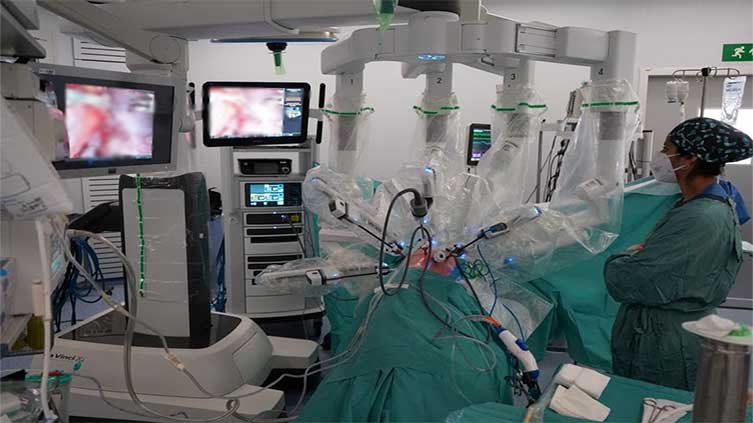 Spanish hospital pioneers new lung transplant approach
