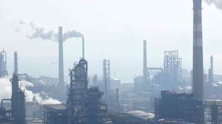 China's big refineries crowd out teapots for discounted Russian oil