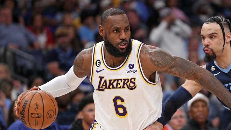 Lakers star James brushes off Brooks trash talk