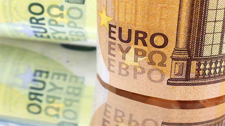 Strong Euro nears nine-year high versus Japanese yen