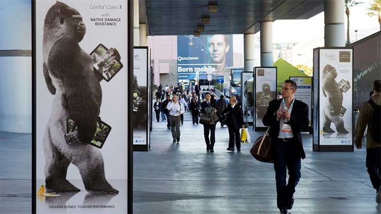 Apple supplier Corning rides on price hikes to beat profit estimates