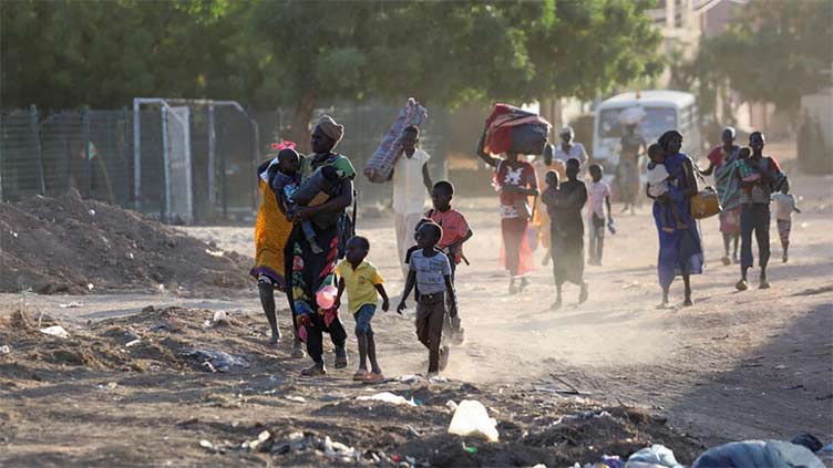 Ceasefire shaky as Sudanese and foreigners flee